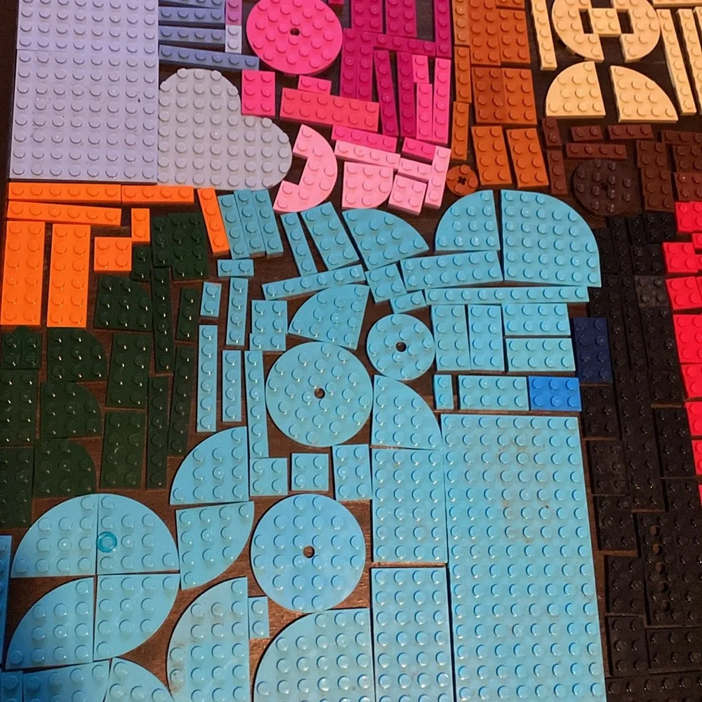 752 LEGO Pieces / Over 2 Pounds Multiple colors and sizes / Flat Legos